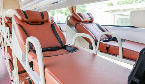 Xe giường nằm 40 chỗ là loại xe chuyên phục vụ các chuyến đi đường dài với thiết kế 2 tầng