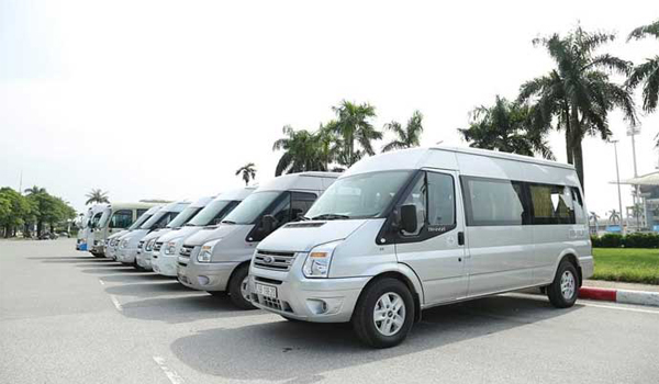 Thuê xe riêng đảm bảo sự thoải mái, riêng tư cho tất cả mọi người trong chuyến đi