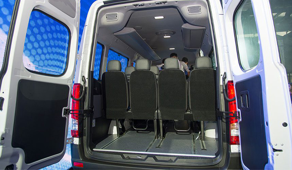 Khoang hành lý xe 16 chỗ thường khá nhỏ, hành lý được đặt ở sau hàng ghế cuối