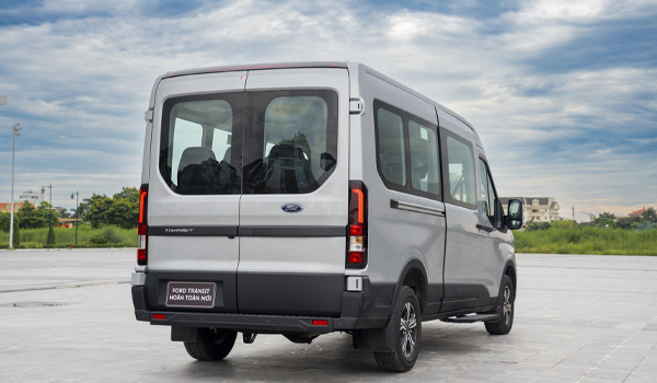 Các dòng xe đời mới, nội thất sang trọng, tiện nghi hiện đại thường có giá thuê cao hơn