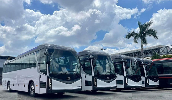 Xe du lịch 45 chỗ thích hợp cho đoàn lớn (doanh nghiệp, trường học,...)
