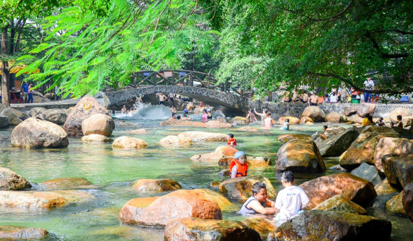 Dịch vụ cho thuê xe đi KDL Thủy Châu