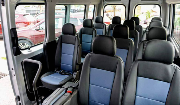 Đội xe được bảo dưỡng định kỳ, nội thất sạch sẽ